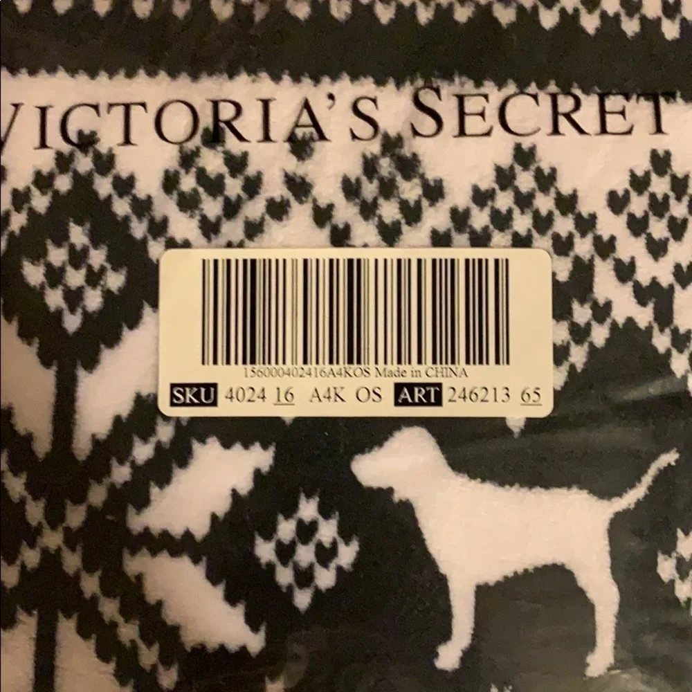 VS PINK Super Soft Sherpa Fleece Blanket